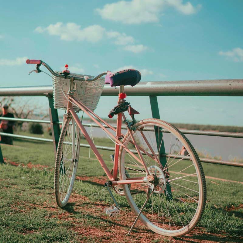 Housse de Selle de Vélo Coussin de Selle pour Vélo en Gel avec Etui  Imperméable - Rouge Noir - Selle, couvre-selle à la Fnac